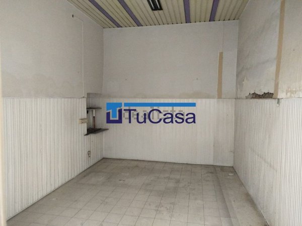 locale commerciale in vendita a Santa Maria Capua Vetere