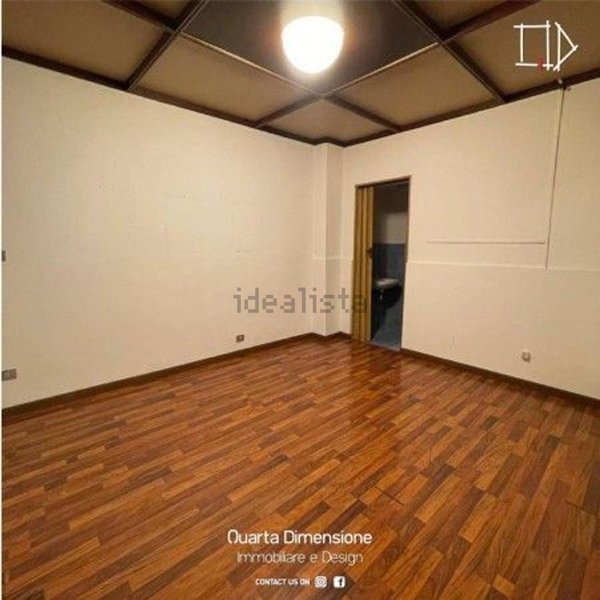 locale commerciale in vendita a Santa Maria Capua Vetere