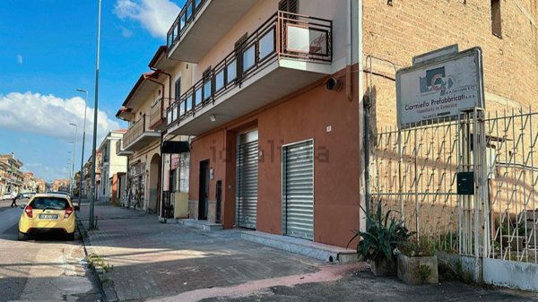locale commerciale in vendita a Santa Maria Capua Vetere
