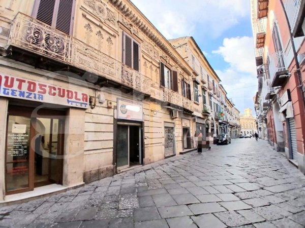negozio in vendita a Santa Maria Capua Vetere