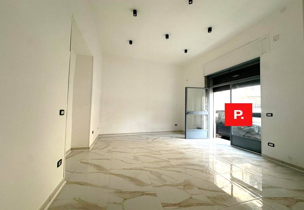 locale commerciale in vendita a Santa Maria Capua Vetere