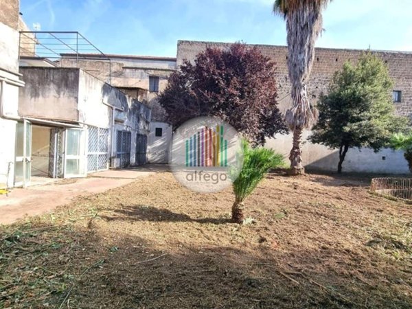 negozio in vendita a Santa Maria Capua Vetere