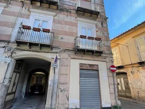 negozio in vendita a Santa Maria Capua Vetere