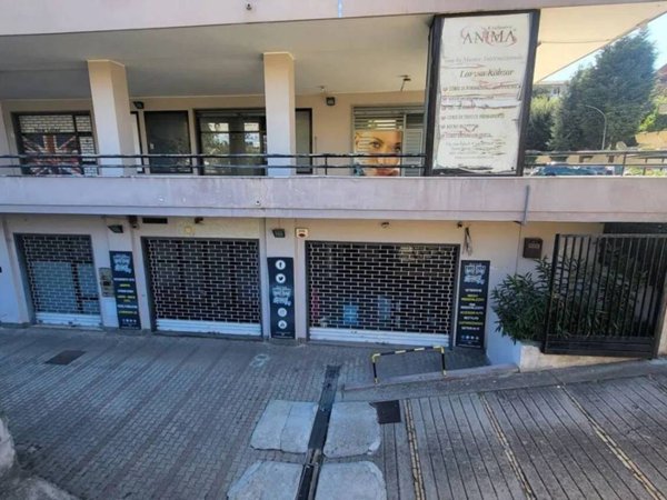 negozio in vendita a Santa Maria Capua Vetere