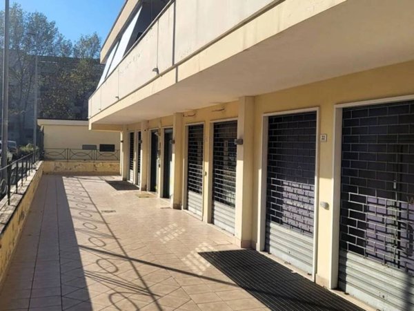 negozio in vendita a Santa Maria Capua Vetere