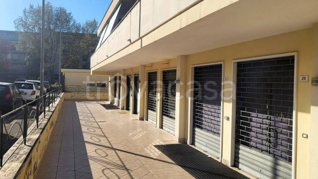 negozio in vendita a Santa Maria Capua Vetere