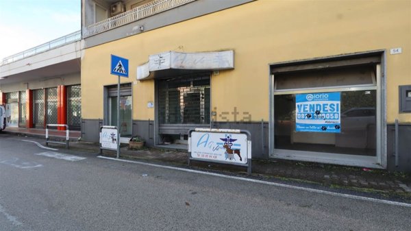 locale commerciale in vendita a Santa Maria Capua Vetere