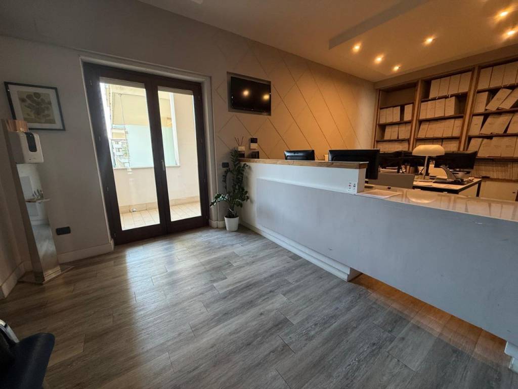 ufficio in vendita a Santa Maria Capua Vetere in zona Sant'Andrea dei Lagni
