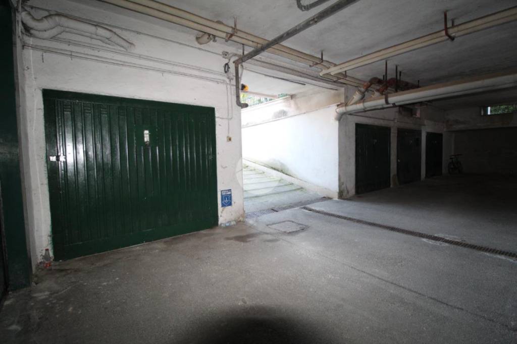 box auto in vendita a Santa Maria Capua Vetere