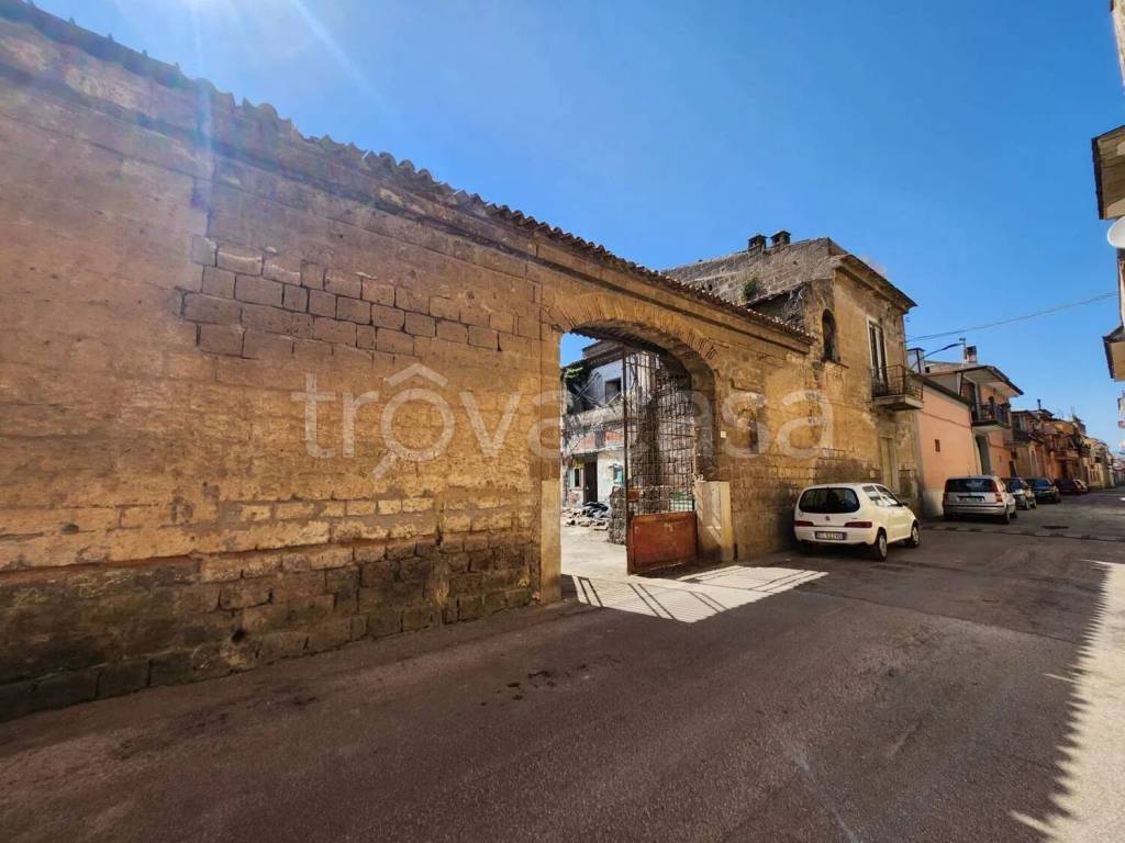 casa indipendente a Santa Maria Capua Vetere in zona Sant'Andrea dei Lagni