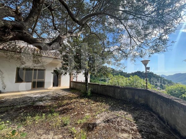 casa indipendente in vendita a Sant'Angelo d'Alife