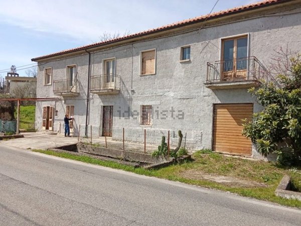casa indipendente in vendita a Sant'Angelo d'Alife