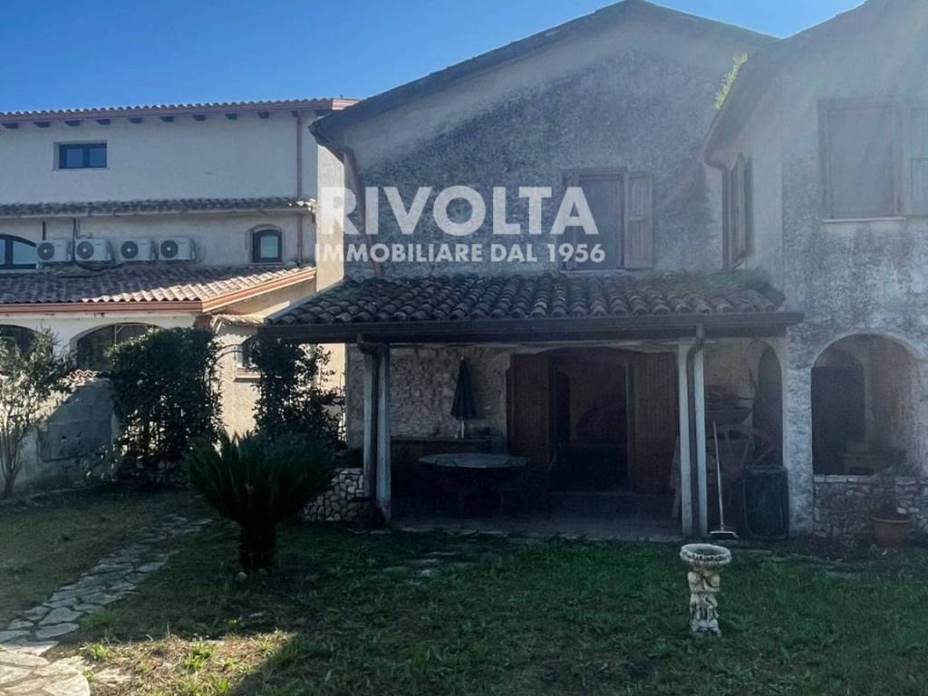 casa indipendente in vendita a Sant'Angelo d'Alife
