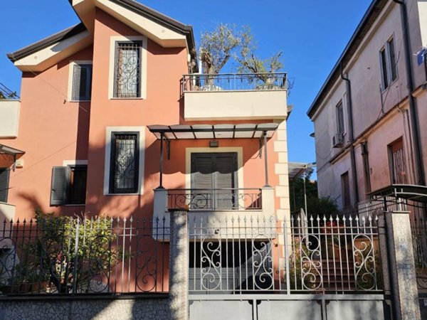 casa indipendente in vendita a Sant'Arpino