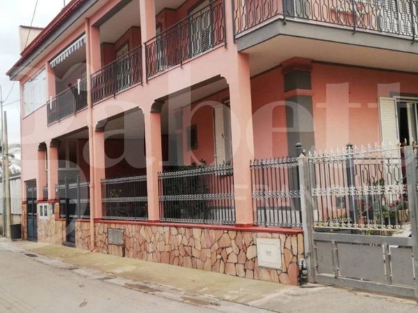 casa indipendente in vendita a Sant'Arpino