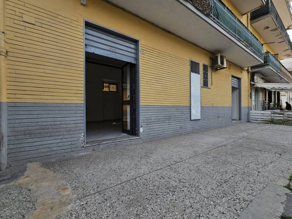 negozio in vendita a Sant'Arpino
