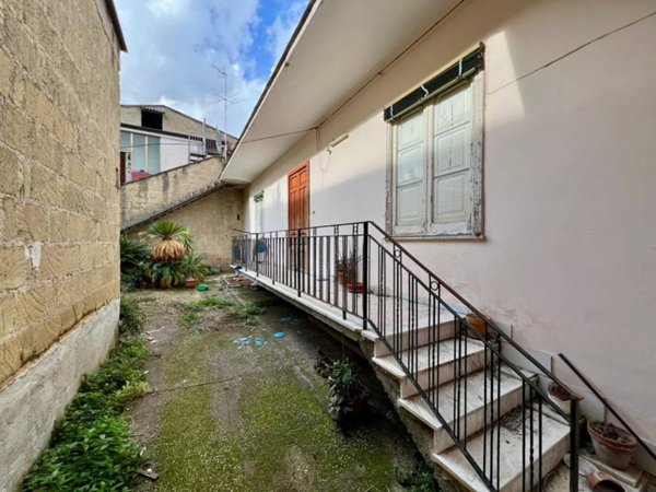 casa indipendente in vendita a Sant'Arpino