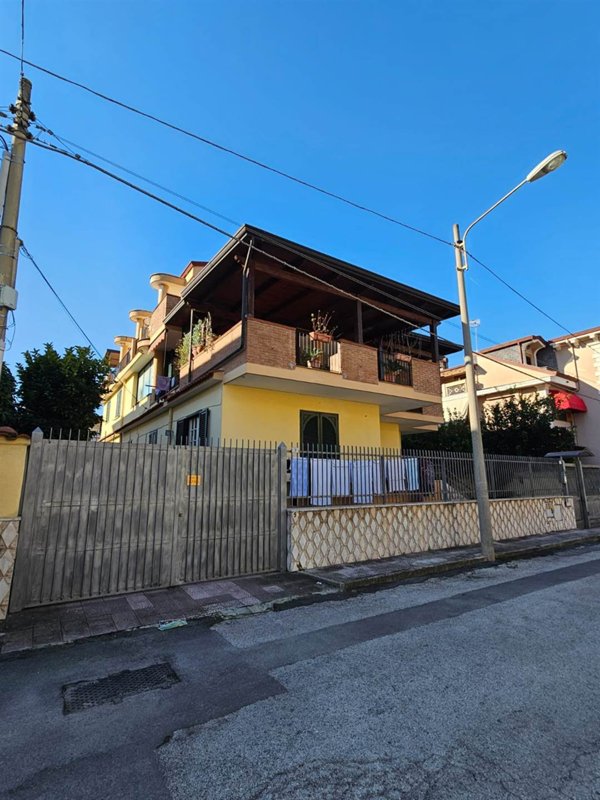 casa indipendente in vendita a Sant'Arpino