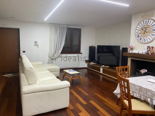 casa indipendente in vendita a Sant'Arpino