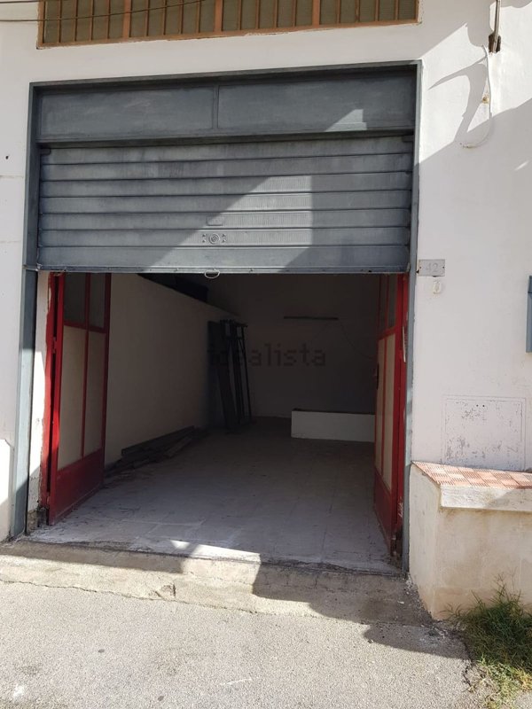 locale di sgombero in vendita a Sant'Arpino