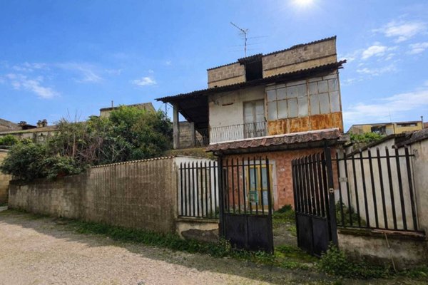 casa indipendente in vendita a Sant'Arpino