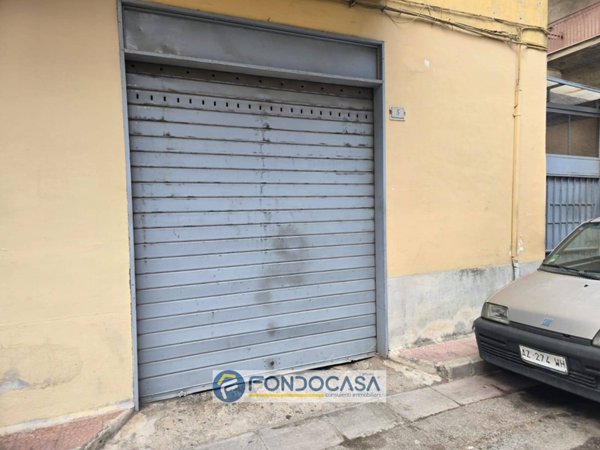locale di sgombero in vendita a Sant'Arpino