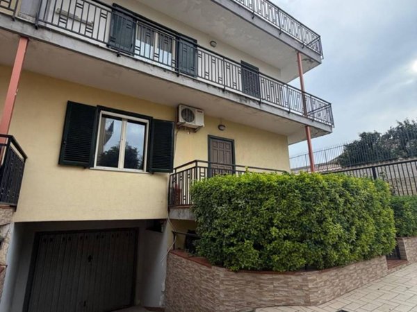 casa indipendente in vendita a Sant'Arpino