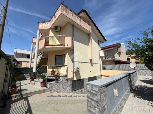 casa indipendente in vendita a Sant'Arpino