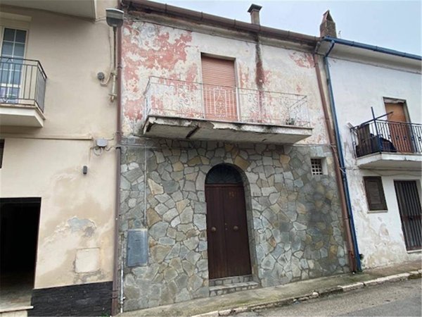 casa semindipendente in vendita a Sessa Aurunca in zona Carano