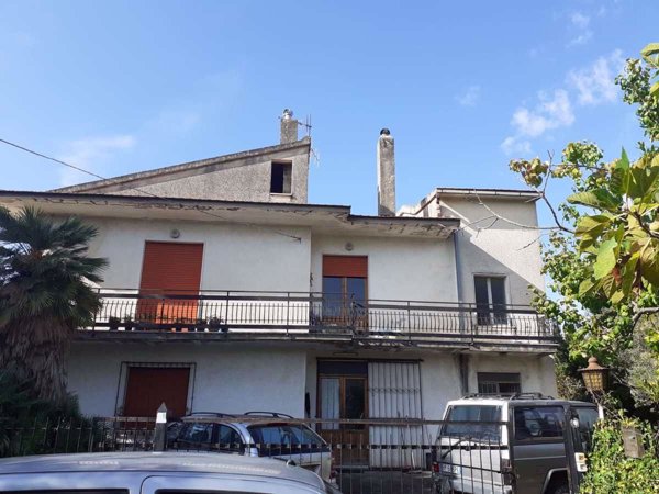 casa indipendente in vendita a Sessa Aurunca in zona Lauro