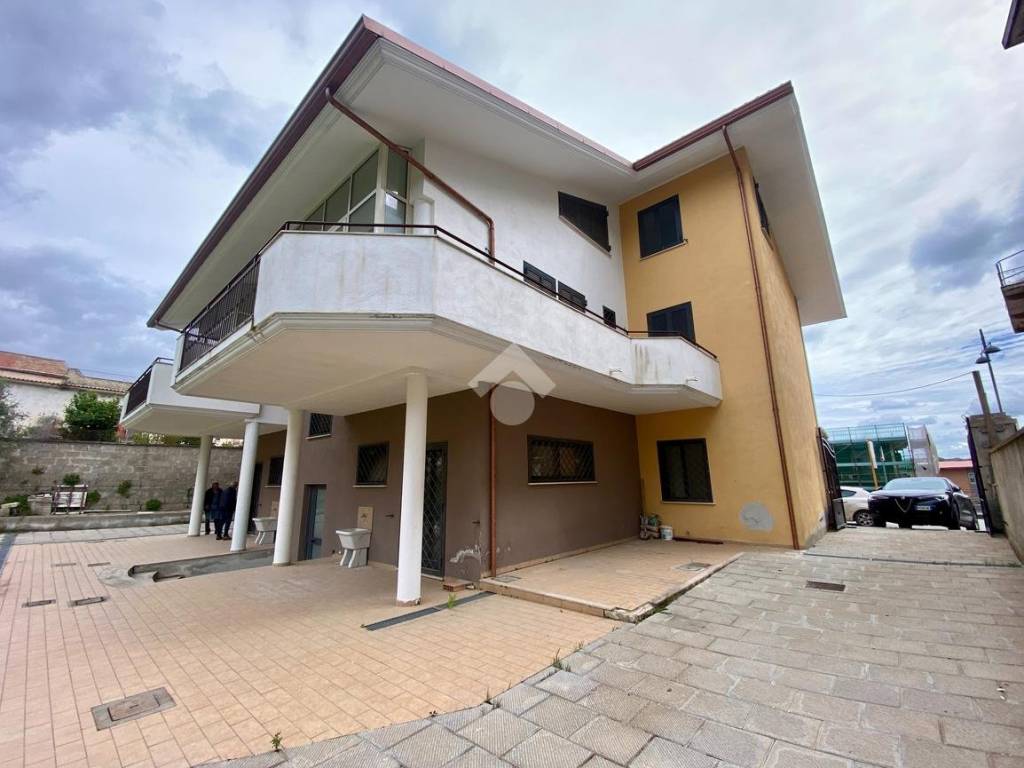 casa indipendente in vendita a Sessa Aurunca