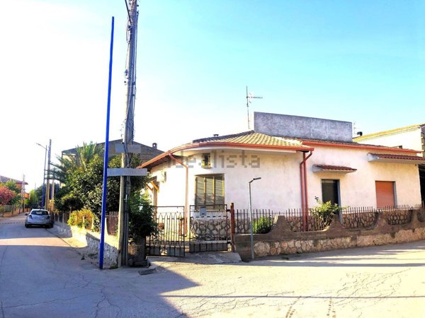 casa indipendente in vendita a Sessa Aurunca in zona Fasani