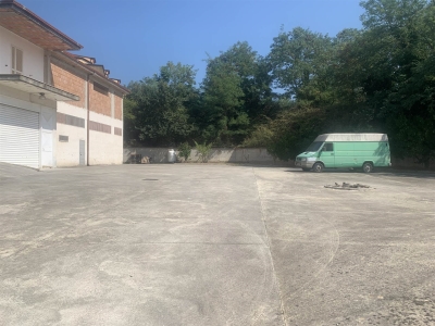 intera palazzina in vendita a Sessa Aurunca in zona Cascano