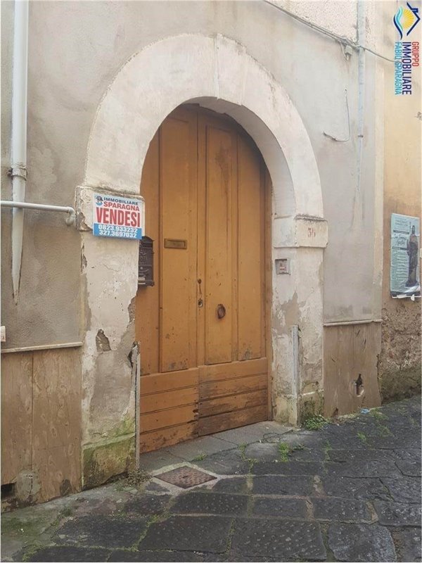 casa indipendente in vendita a Sessa Aurunca in zona Avezzano