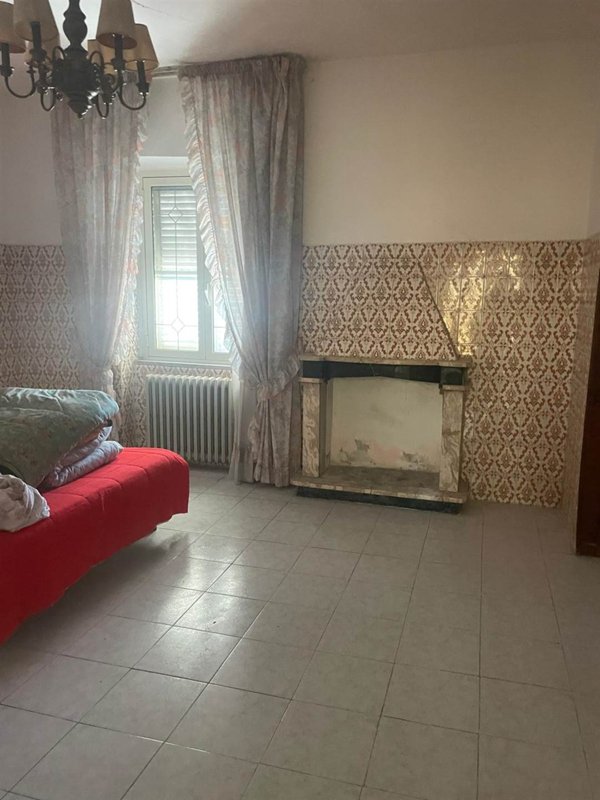 casa indipendente in vendita a Sessa Aurunca