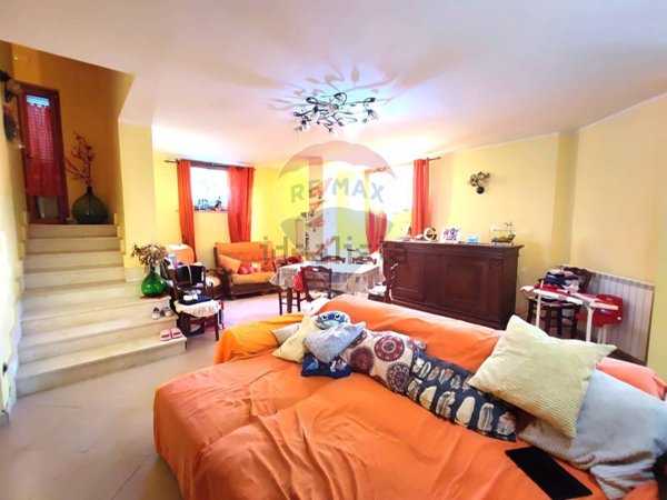 casa indipendente in vendita a Sessa Aurunca