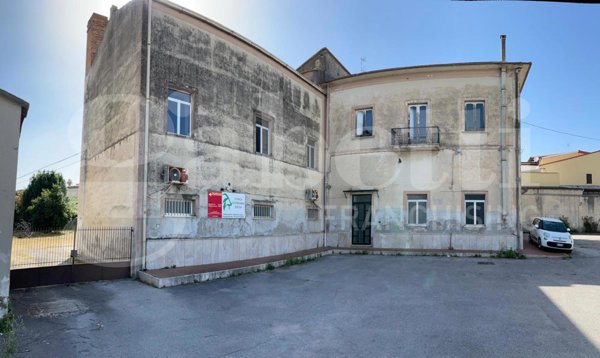 ufficio in vendita a Sessa Aurunca