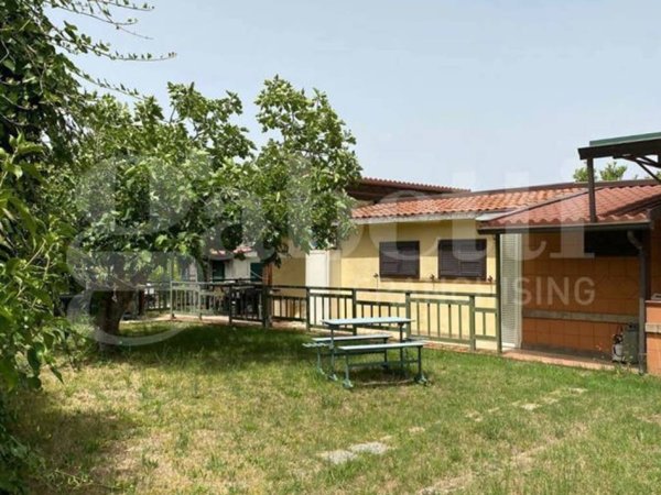 casa indipendente in vendita a Sessa Aurunca in zona Baia Domizia