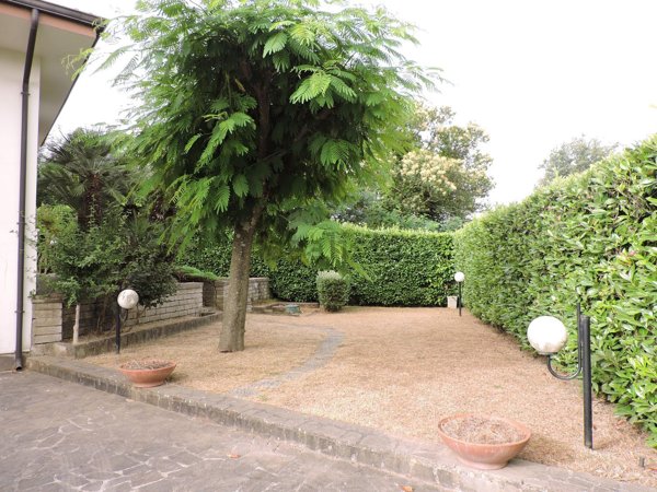 casa indipendente in vendita a Sessa Aurunca in zona Marzuli