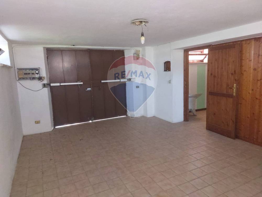 casa indipendente in vendita a Sessa Aurunca in zona San Castrese
