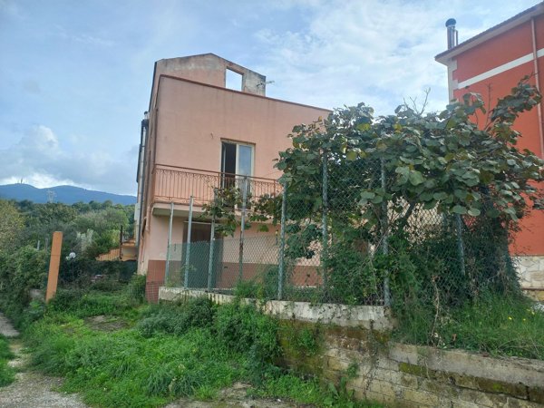 quadrivano in vendita a Sessa Aurunca