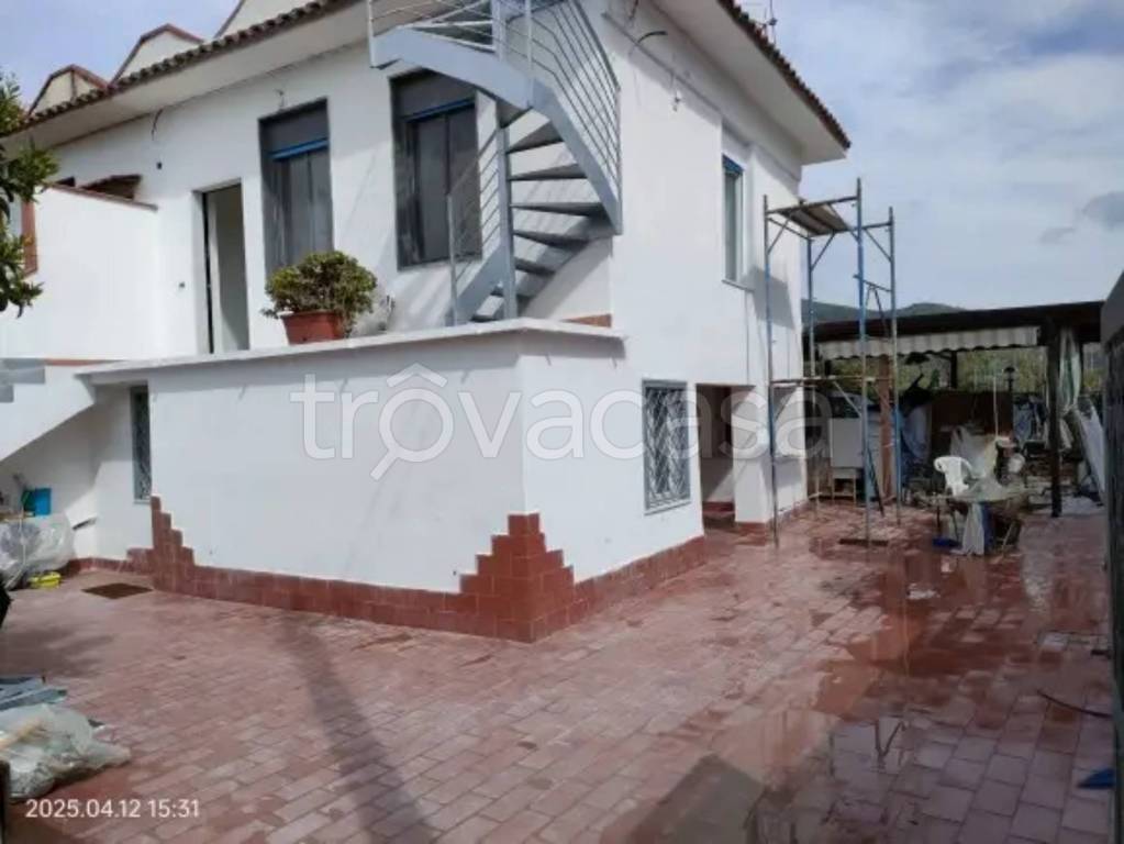casa indipendente in vendita a Sessa Aurunca