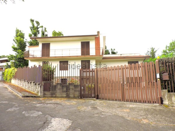 casa indipendente in vendita a Sessa Aurunca in zona Marzuli