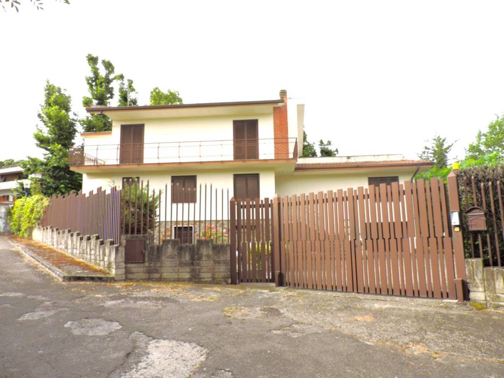 casa indipendente in vendita a Sessa Aurunca in zona Marzuli