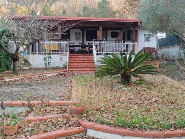 casa indipendente in vendita a Sessa Aurunca