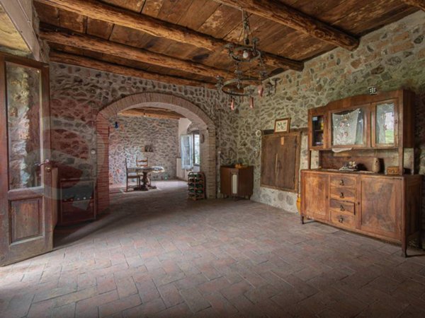 intera palazzina in vendita a Sessa Aurunca in zona Corigliano