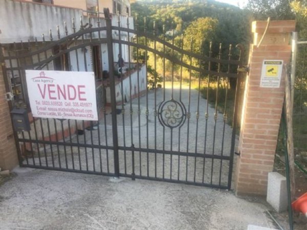 casa indipendente in vendita a Sessa Aurunca