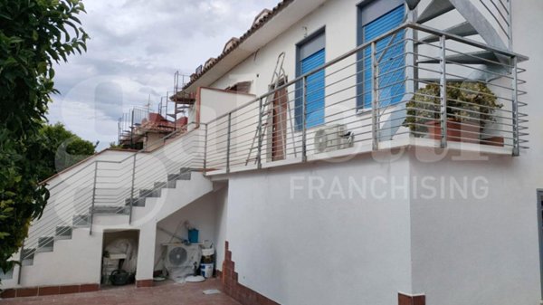 casa indipendente in vendita a Sessa Aurunca