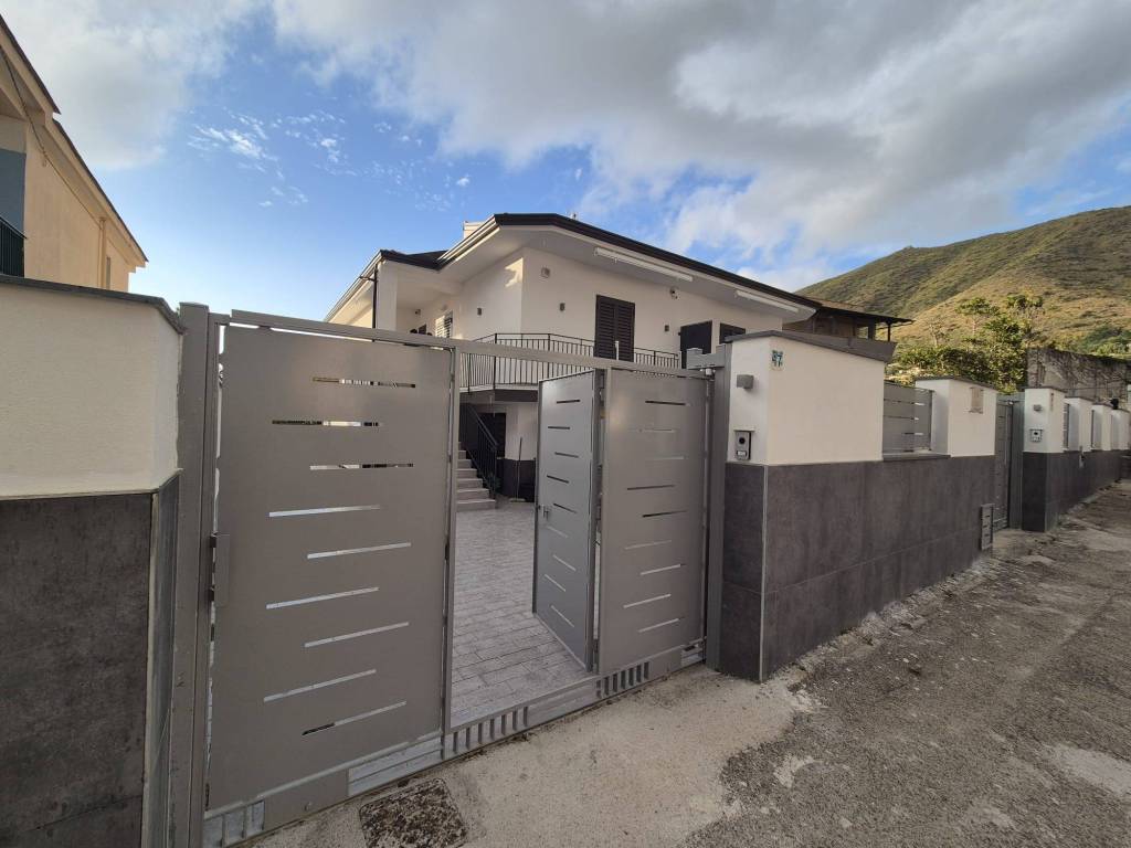 casa indipendente in vendita a Sessa Aurunca