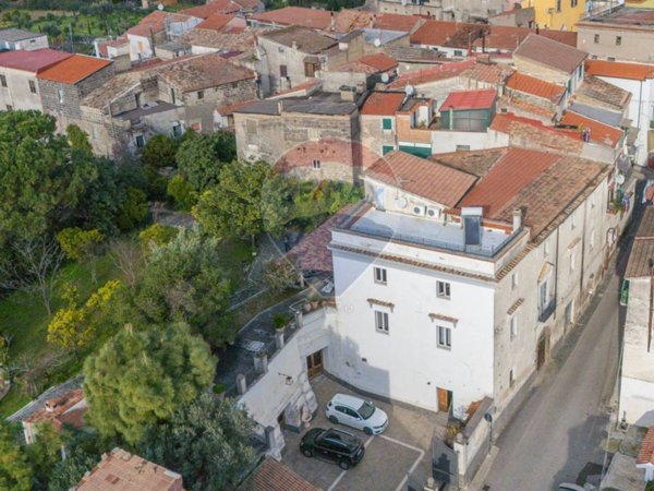 casa indipendente in vendita a Sessa Aurunca in zona San Castrese